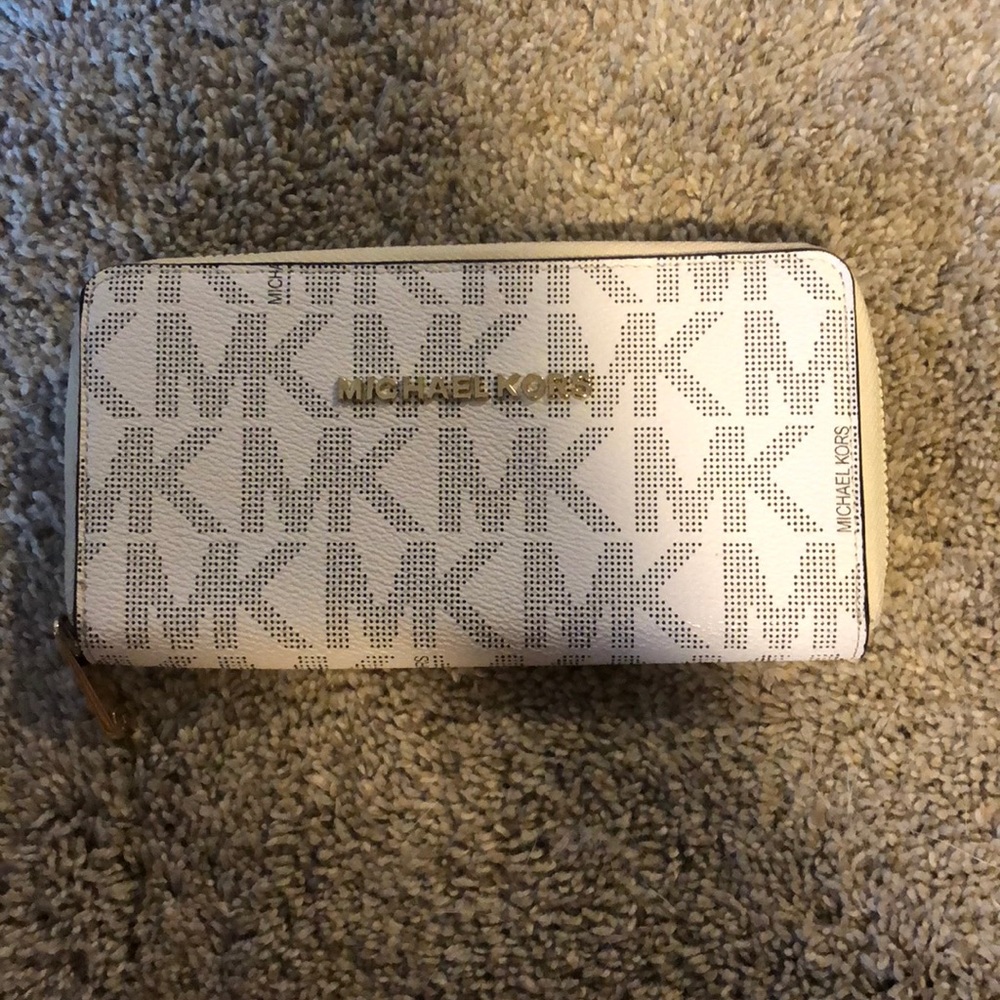 Michael Kors wallet - Picture 1 of 1